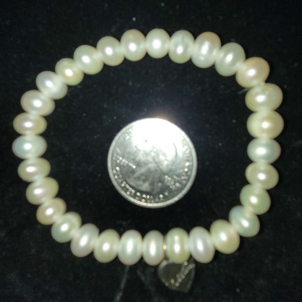 Mother of Pearl stretchy bracelet - Picture 3 of 4